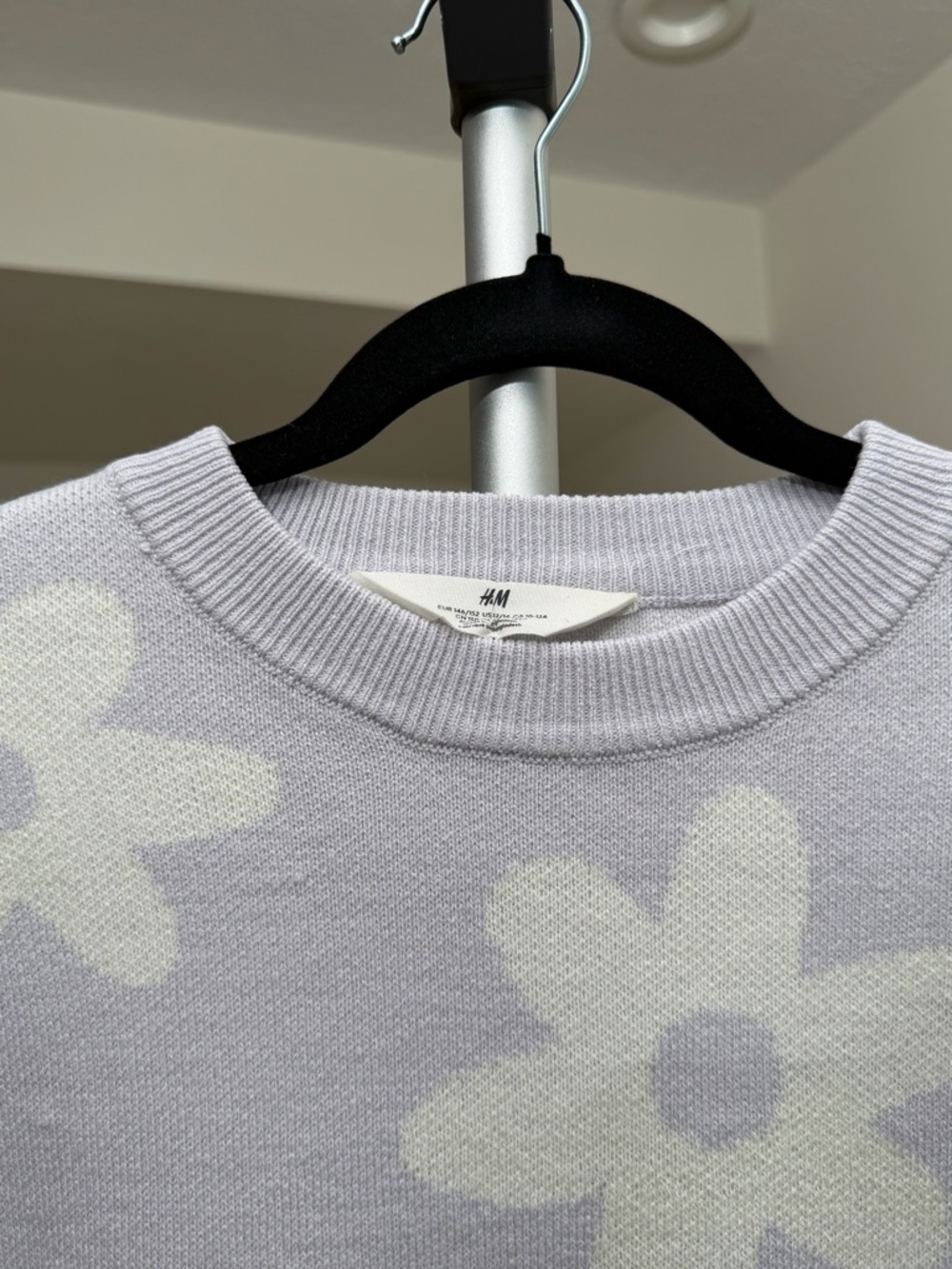 Women’s | H&M Floral Knit Sweater, Lavender | Size XS/S (Fits Oversized Crop) - Picture 3 of 4